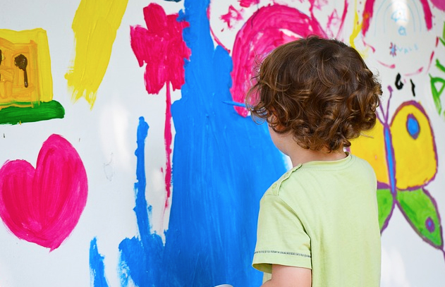 bambino disegno
