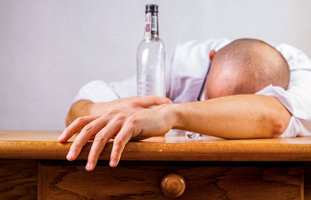 movida alcolismo ubriaco