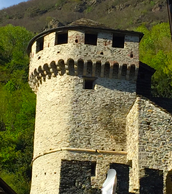 castello vogogna torre