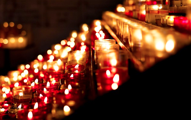 lumini chiesa candele
