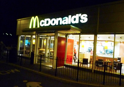 mc donalds scritta notte