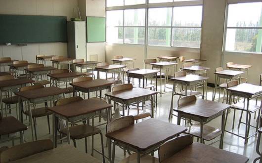 scuola classe vuota