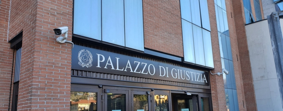 Ragazza molestata allo stop: 66enne egiziano a processo