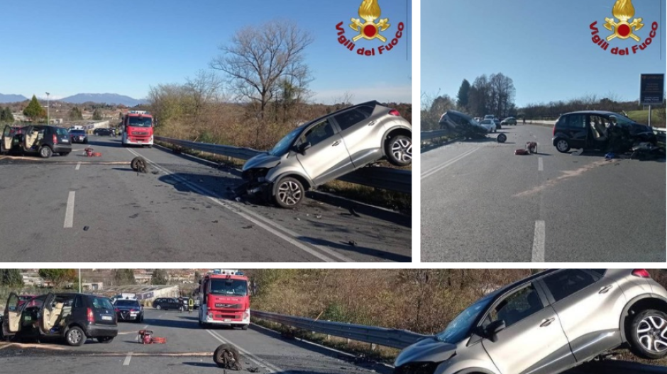 Paruzzaro, scontro frontale tra due auto: feriti i conducenti