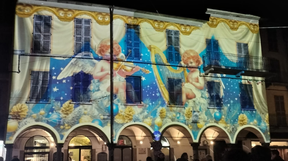 A Omegna splende la magia del Natale 