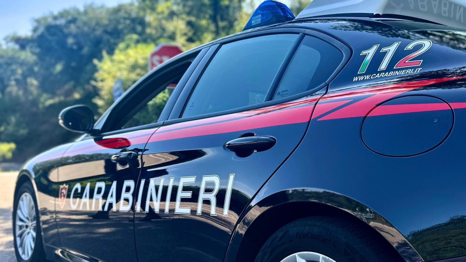 Prendeva il taxi per andare a rubare: denunciato 24enne per quattro colpi in Vigezzo