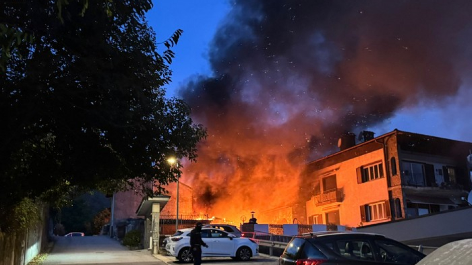 Incendio a Cannobio, coinvolte tre abitazioni