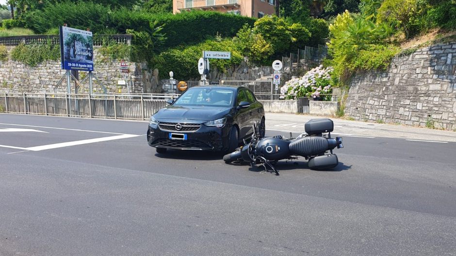 Incidente di moto sulla statale al bivio per Cavandone