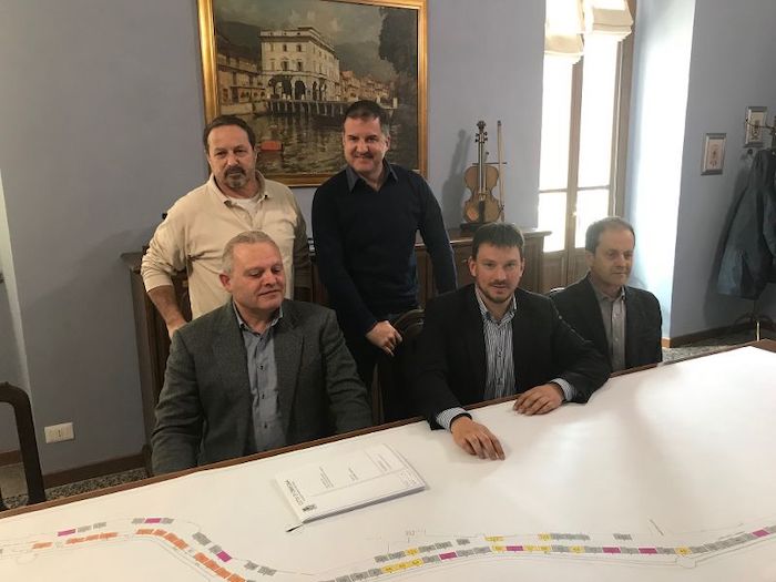 Mercato di Omegna: trentaquattro banchi in meno, più spazio per auto ed eventi