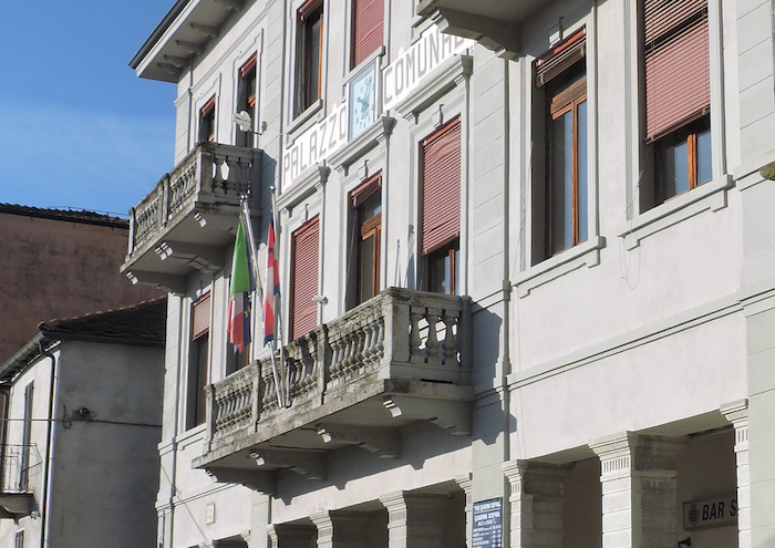 Quarna Sopra: cittadinaza onoraria a Marisa Corno, "storica" parrucchiera del paese. Intitolata a Vittorio Taglione l'aula consiliare 