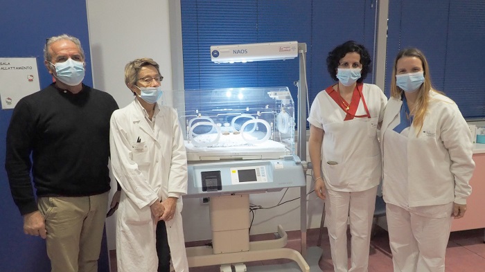 Dalla Pro Loco Ponderano una lampada per fototerapia alla Neonatologia ASLBI