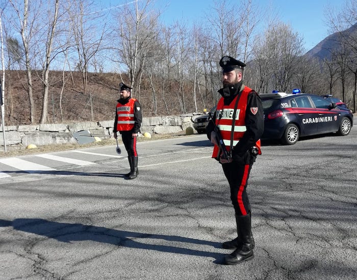 Minaccia la ex convivente e le danneggia l'automobile, 31enne denunciato
