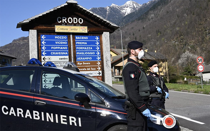 Minaccia ed oltraggio a pubblico ufficiale, due denunciati dai carabinieri