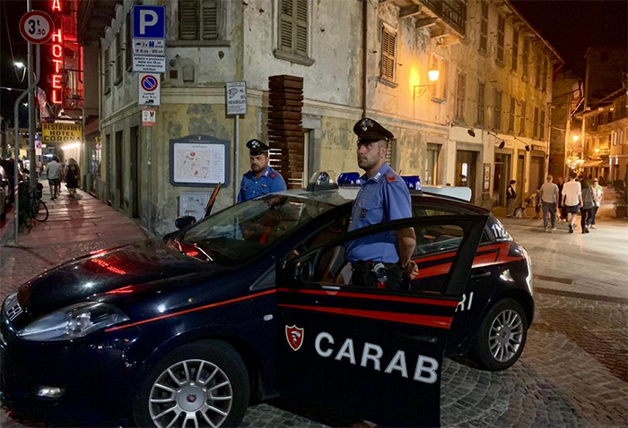 Alcool ai minorenni: a Domo controllo congiunto fra carabinieri e polizia locale nei bar. Tutto regolare