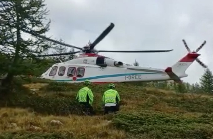 Scivola in un canalone sino al greto del fiume. Intubata e trasferita in gravi condizioni all'ospedale di Novara