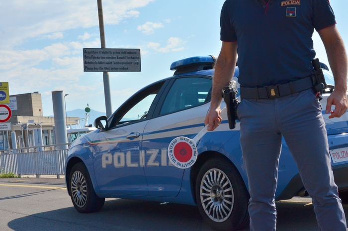 Due interventi della Polizia tra droga e ubriachezza molesta 