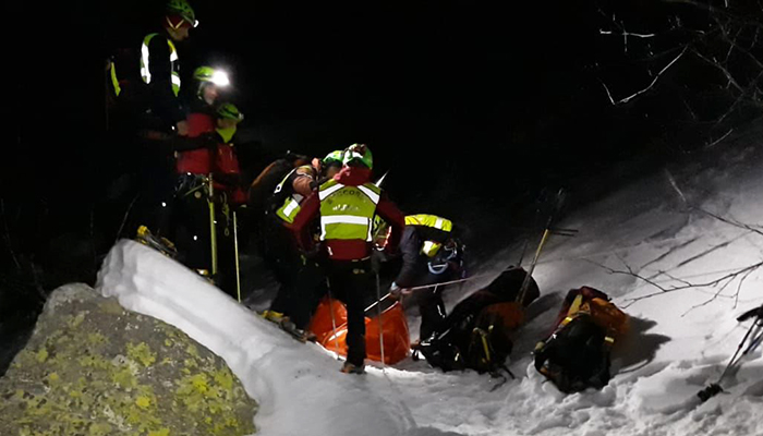 Due dispersi in alta valle Antigorio salvati dal Soccorso alpino, recupero lento e pericoloso per il ghiaccio