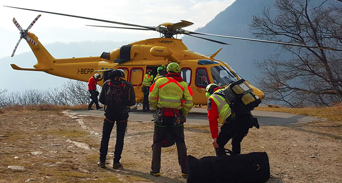 Gruppo di scout in difficoltà nei boschi sopra Trontano. Due in ipotermia recuperate con l'elisoccorso