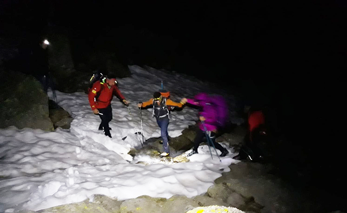 Frana in valle Strona, persone bloccate. Gli uomini del Soccorso alpino resteranno con loro per la nottata