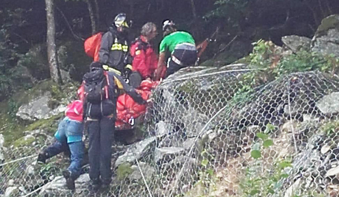 Il maltempo complica l’intervento ad un bivacco sul Monte Rosa per recuperare un infortunato