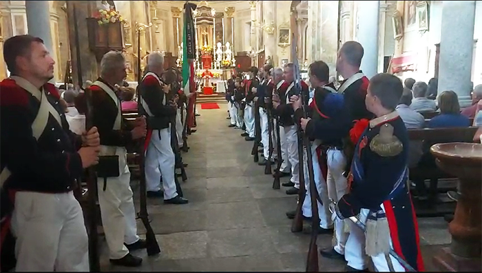 La milizia tradizionale di Calasca in Festa per il Patrono San Valentino. Video