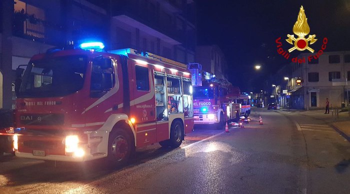 Gravellona: appartamento a fuoco, inagibile. Donna in ospedale 