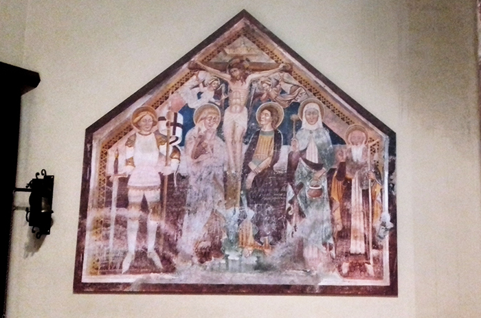 Antichi affreschi riprodotti ed esposti in chiesa a Cosasca. Videointervista ai responsabili dell'associazione "Navasco" 