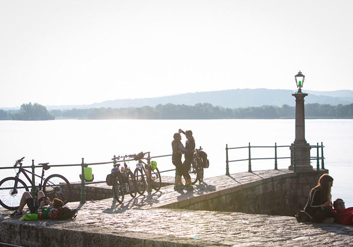 Da Milano ad Arona la bici riaccende la notte. A luglio torna la Bike Night Milano-Lago Maggiore
