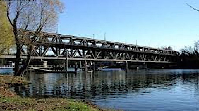 Chiusura ponte sul Ticino fra Castelletto e Sesto: autostrada gratis e servizio barca gratuito
