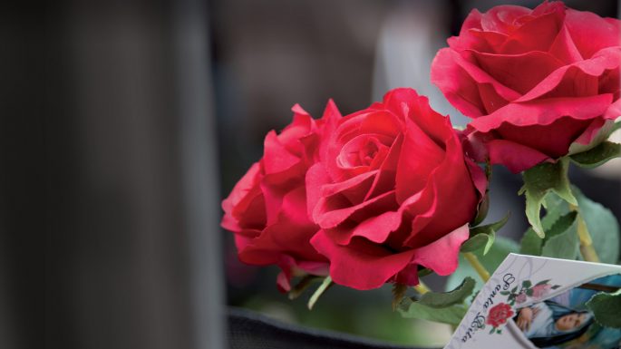 La tradizionale benedizione delle rose anima la festa di Santa Rita