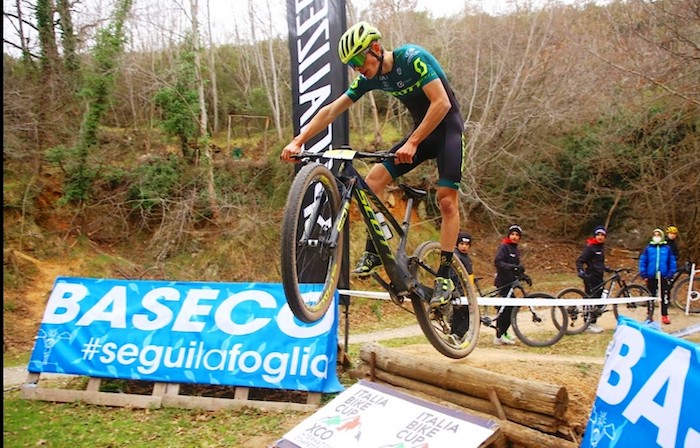 Marco Betteo al via dei mondiali di mountain bike in Francia