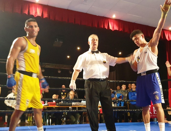 Boxe: Rafik torna e vince