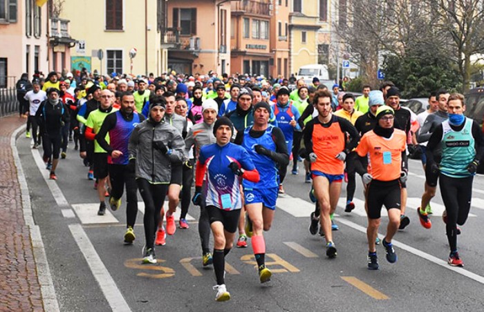 Ammazzainverno di scena ieri a Lesa