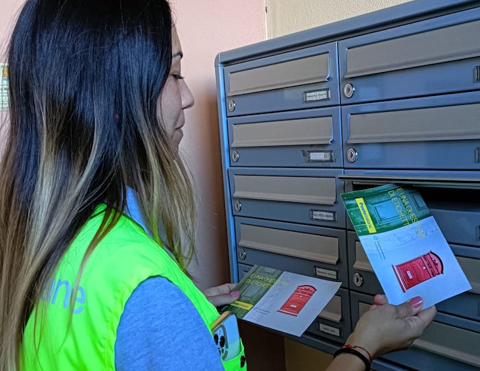 Etichette adesive sulle cassette: l'iniziativa di Poste Italiane per migliorare la consegna della corrispondenza