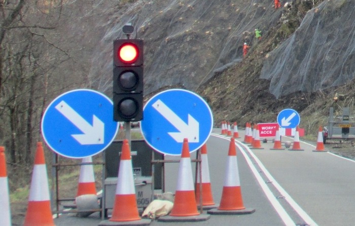 Continua in piazza, e non solo, la raccolta firme dei frontalieri per la sicurezza delle strade statali 