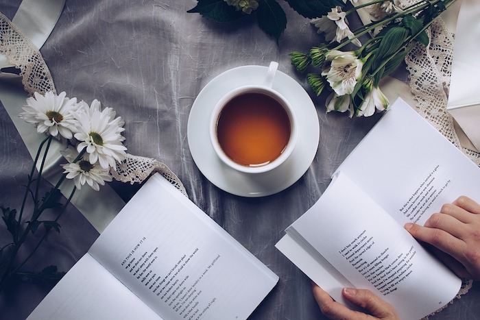 Leggere in compagnia è meglio: a Mergozzo il primo Silent Book Club del VCO