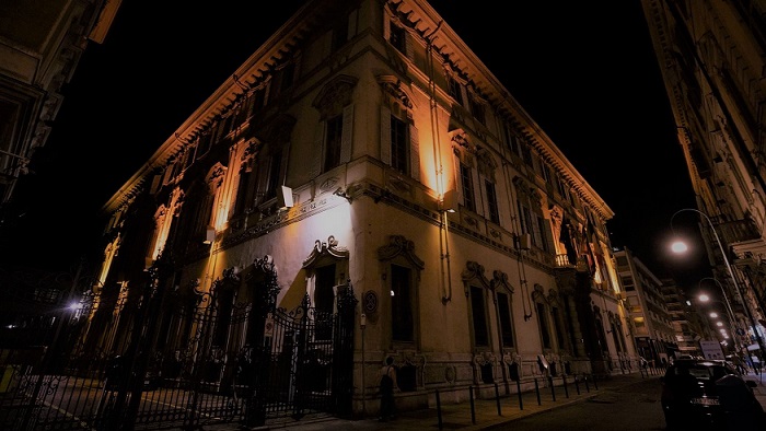 Palazzo Lascaris si è tinto di arancione per la Giornata delle cure