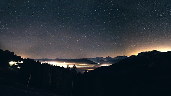 Notti romantiche: Omegna riscopre cielo, luna e stelle. Nel weekend