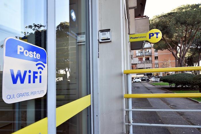 Negli uffici postali di 19 piccoli Comuni arriva il wi-fi gratuito