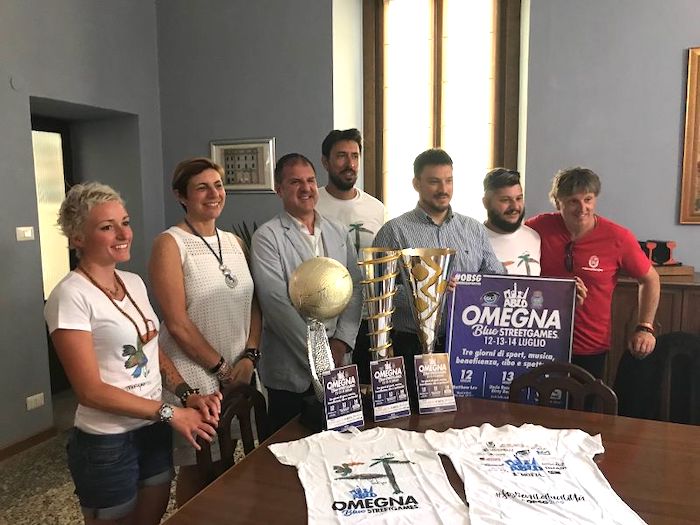 Presentati gli Omegna Blue Street Games, gran finale affidato a Roberto Vecchioni 