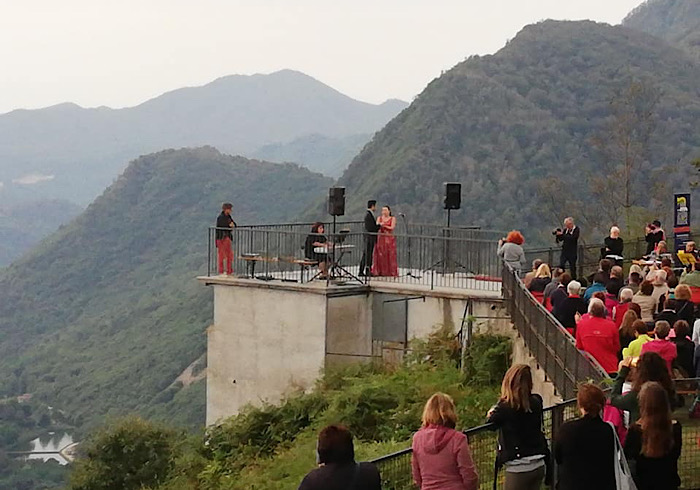 "Nessun dorma". Al belvedere di Quarna sopra sentita partecipazione per il concerto all'alba