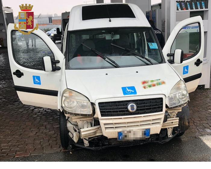 Rubano a Omegna un veicolo per disabili e commettono 5 rapine nel Milanese, 2 cusiani in manette