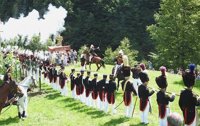 Pienone per la Festa della Madonna dell'Assunta a Calasca. Guarda la fotogallery