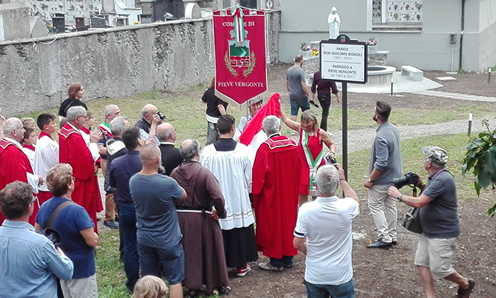 Intitolato a don Giacomo Bignoli il parco di Pieve Vergonte