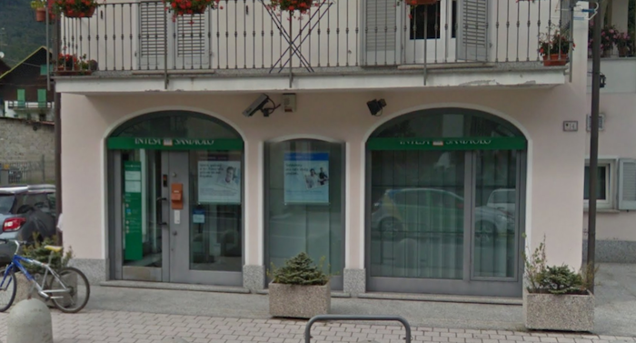 Santa Maria M: chiusa per l'estate la filiale della Banca Intesa-San Paolo, le proteste del sindaco 