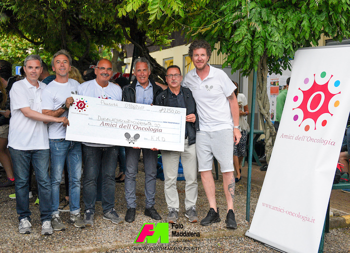Gli anni '60 rivivono per gli Amici dell'oncologia. Venerdì la serata benefica alla Prateria