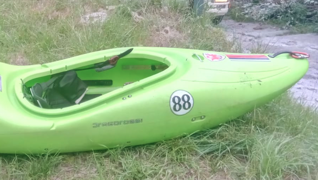 Falso allarme per la canoa nel Toce: il proprietario non riusciva a recuperarla per la troppa acqua 