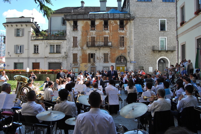 Note all'ombra del cedro per il 2 Giugno del Civico Corpo Musicale domese 