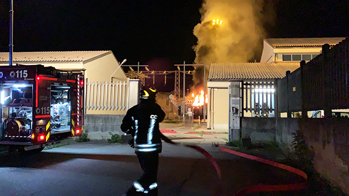 il caldo la causa dell’incendio scoppiato ad una centralina elettrica della società Terna a Domo 2