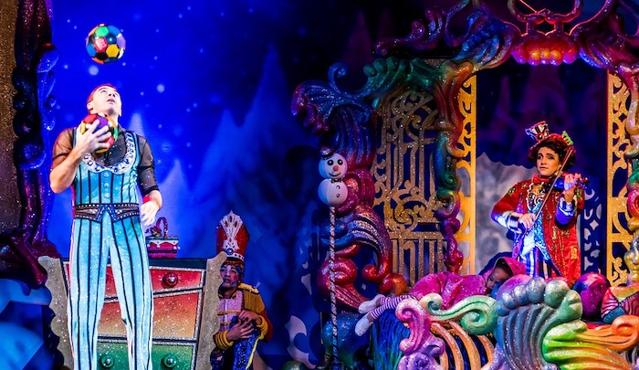 Castelli in aria: a Villette la gioiosa invasione degli artisti di strada 